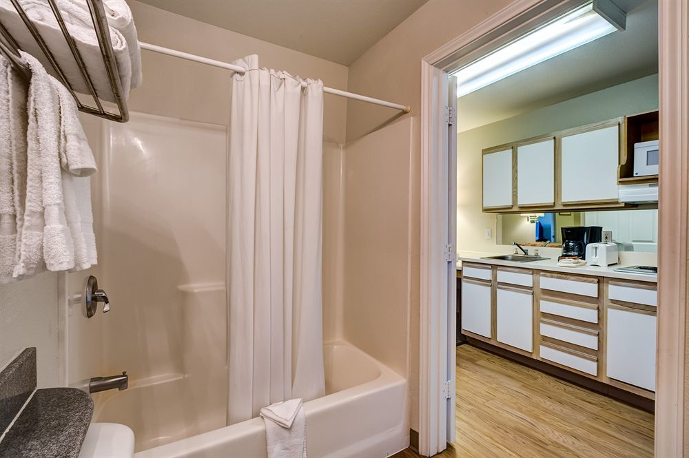 Intown Suites Extended Stay Select Denver - Aurora South Экстерьер фото